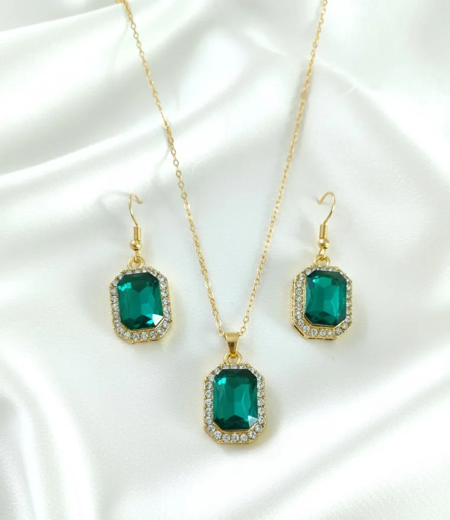 Pendant Earrings Set for Women in Pakistan | Golden Jewelry - Image 4