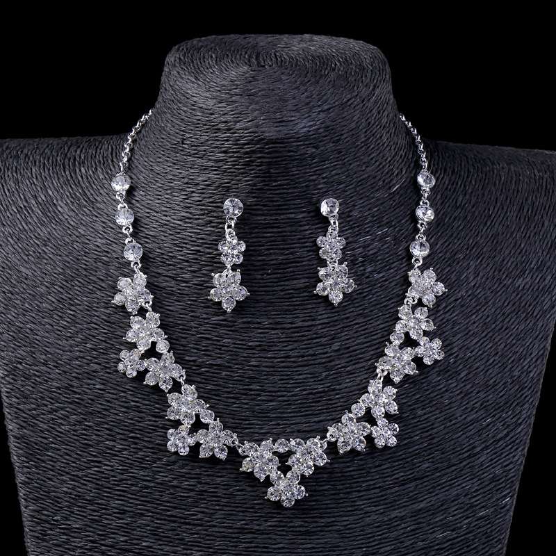 Royal Floral Bridal Jewelry Set for Pakistani Bridesmaids - Image 3