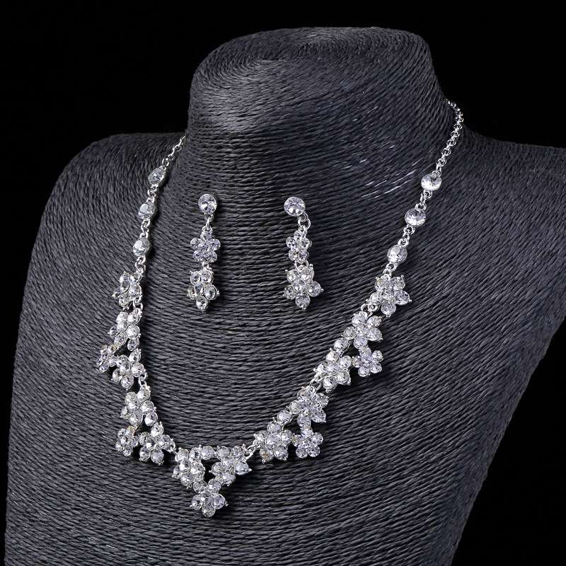 Royal Floral Bridal Jewelry Set for Pakistani Bridesmaids - Image 4