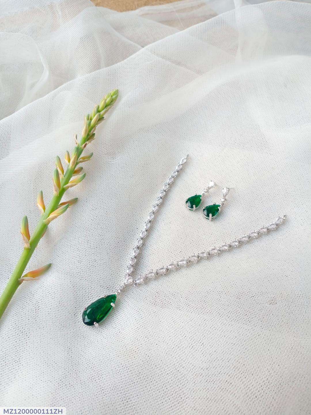 Zircon Pendant Set for Women in Pakistan | Green Stone - Image 5