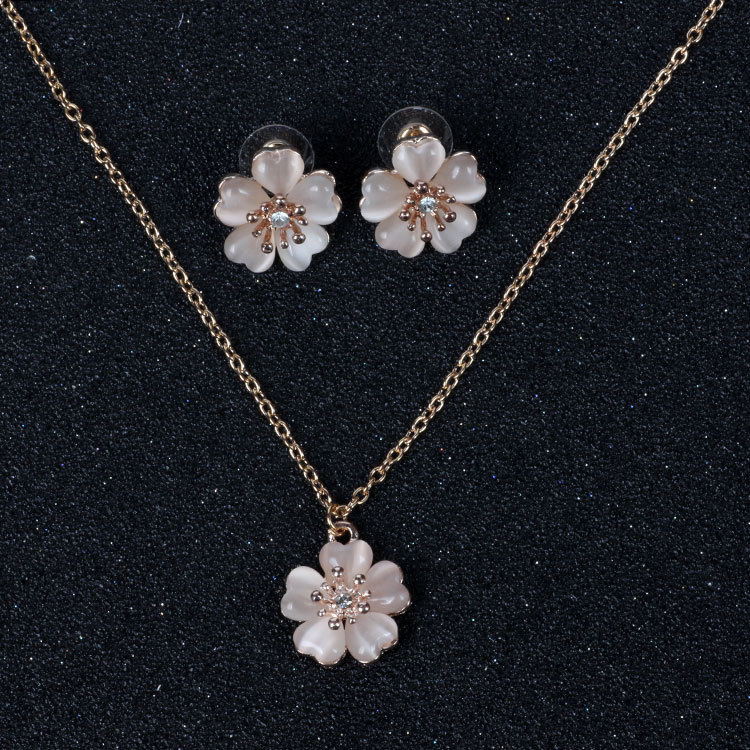 Flower Necklace & Earrings Set for Pakistani Women