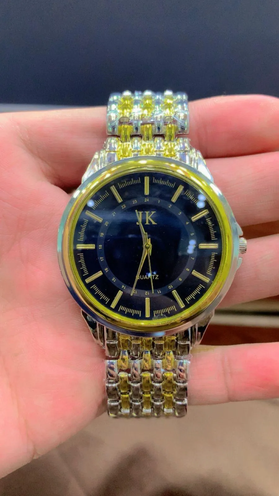 Stainless Steel Round Watch for Men & Unisex - Image 4