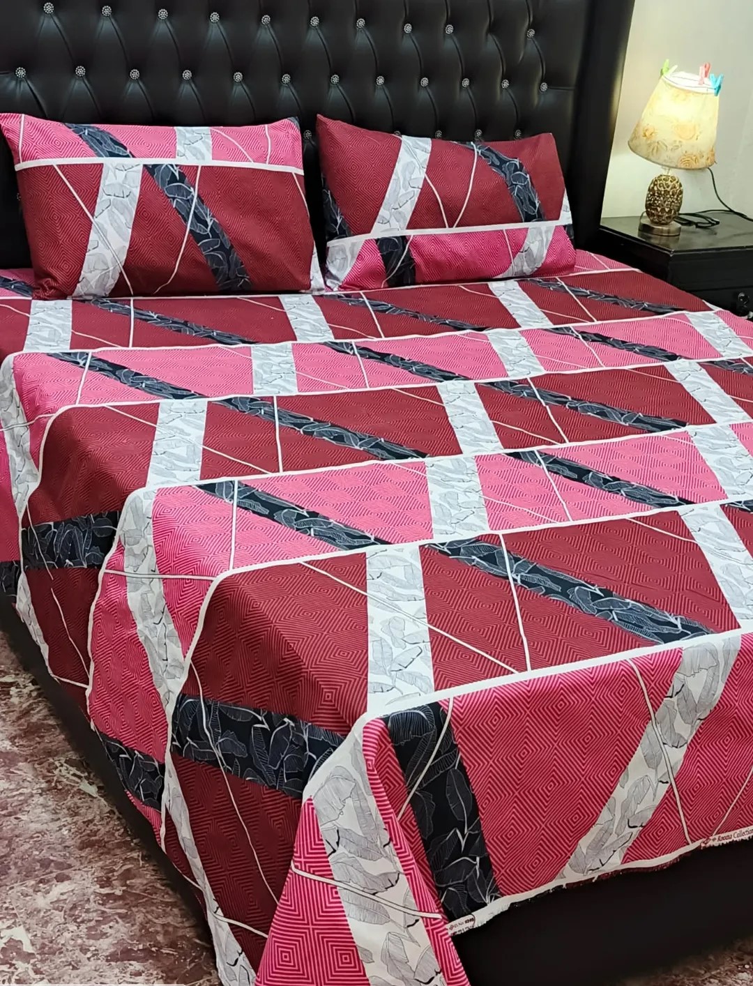 Red Geometric King Bedsheet - 3 Pcs Crystal Cotton Set